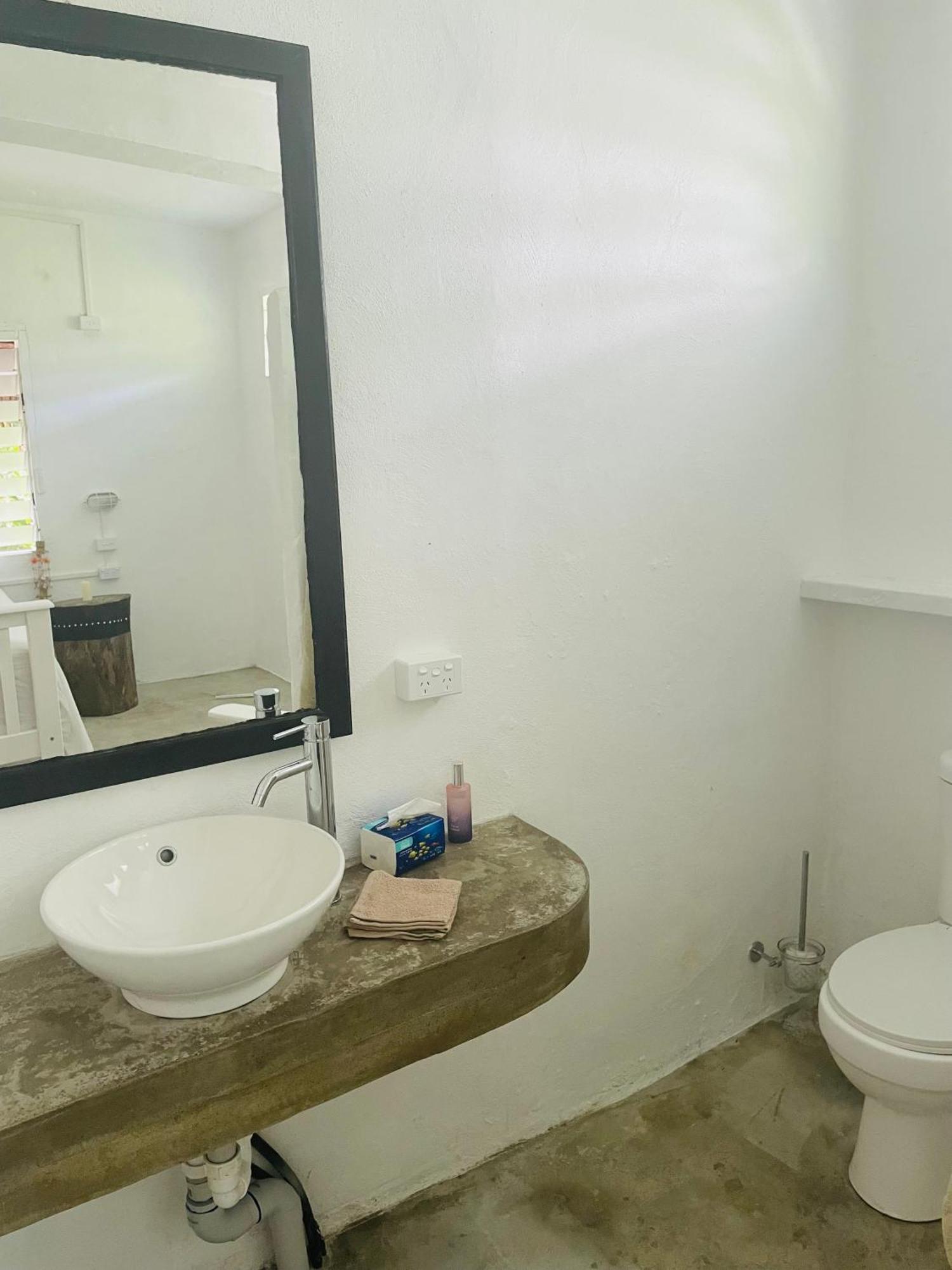 Bed and Breakfast Banana Bay Beach Club Этон Экстерьер фото