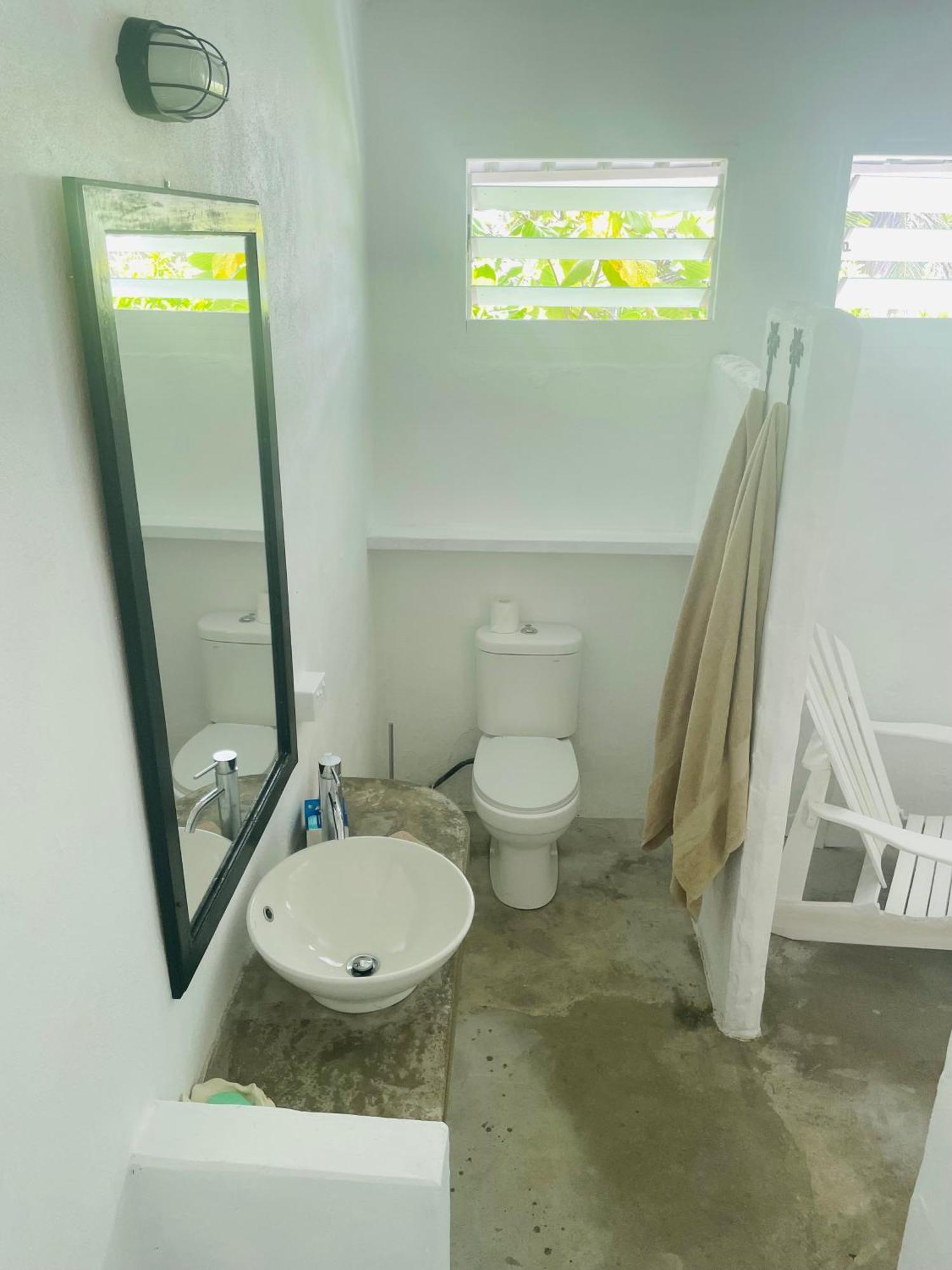 Bed and Breakfast Banana Bay Beach Club Этон Экстерьер фото